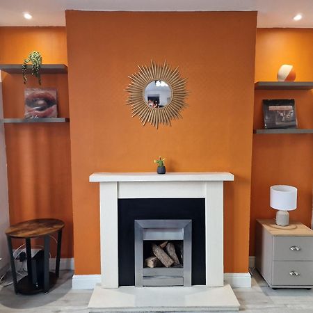 Modern 4-Bed House With Garden & Parking Villa Coventry Exterior photo
