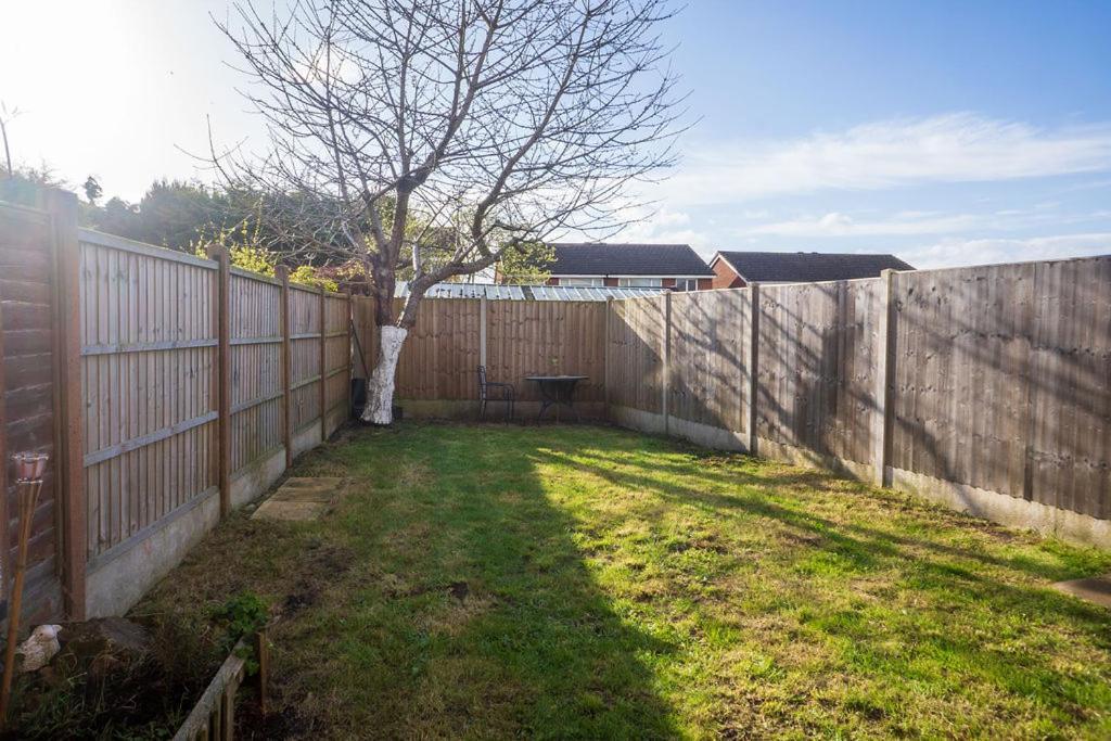 Modern 4-Bed House With Garden & Parking Villa Coventry Exterior photo