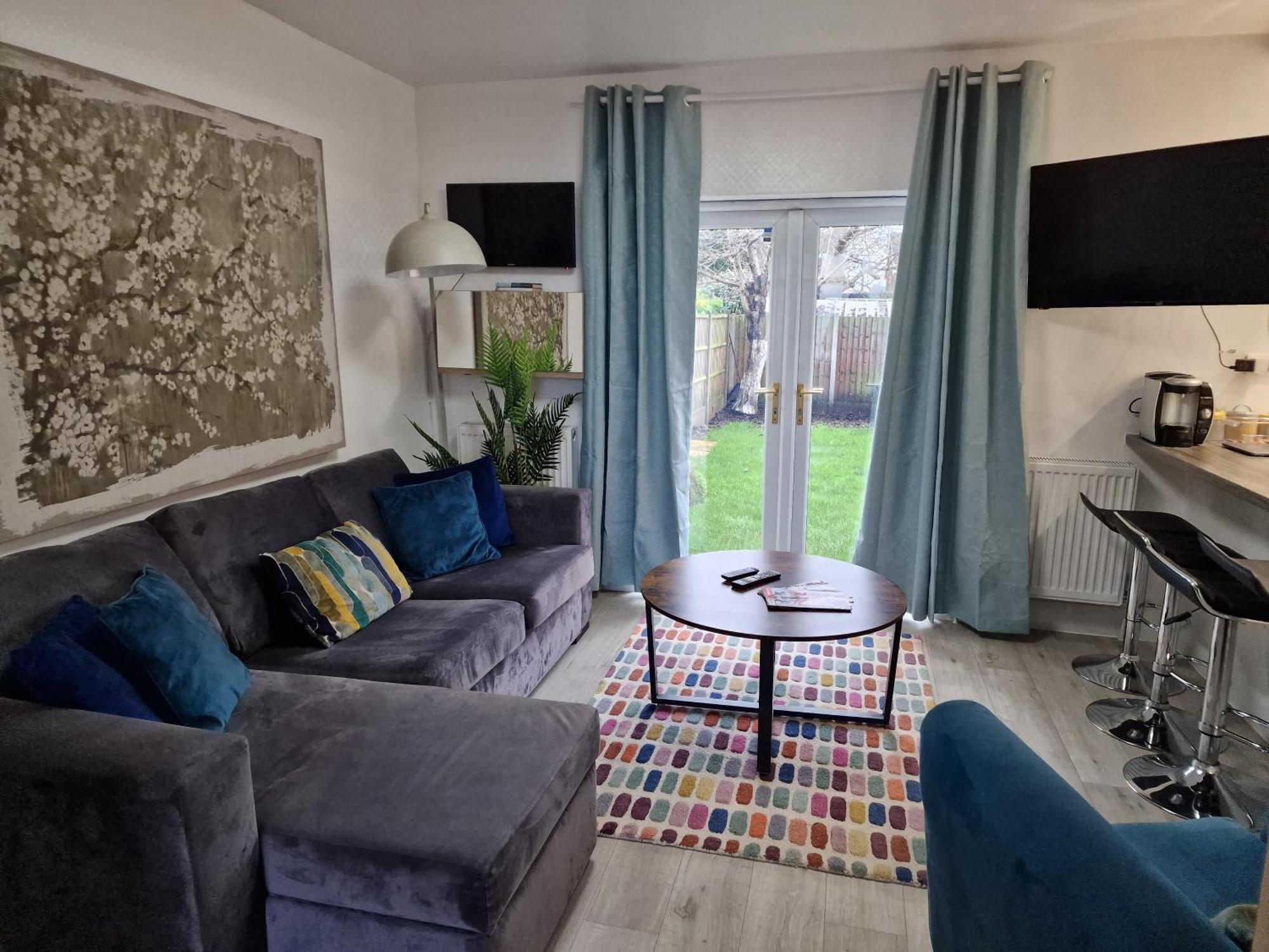Modern 4-Bed House With Garden & Parking Villa Coventry Exterior photo
